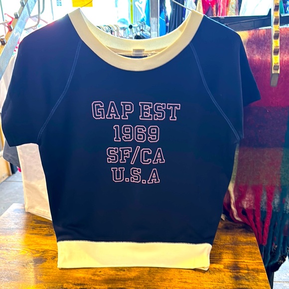 GAP Navy and White Graphic T-Shirt - Picture 1 of 3